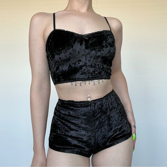 Fashion Nova Other - FASHION NOVA black crushed velvet sleep set